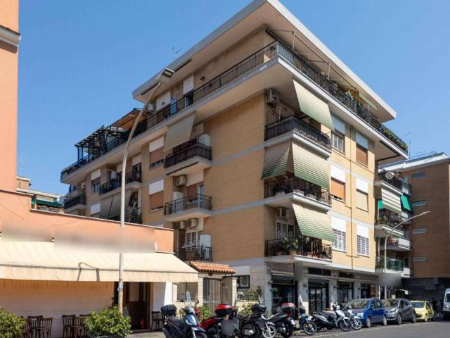Appartamento in vendita a Roma RM