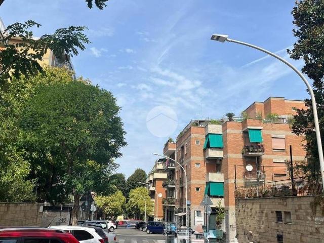 Appartamento in vendita a Roma RM