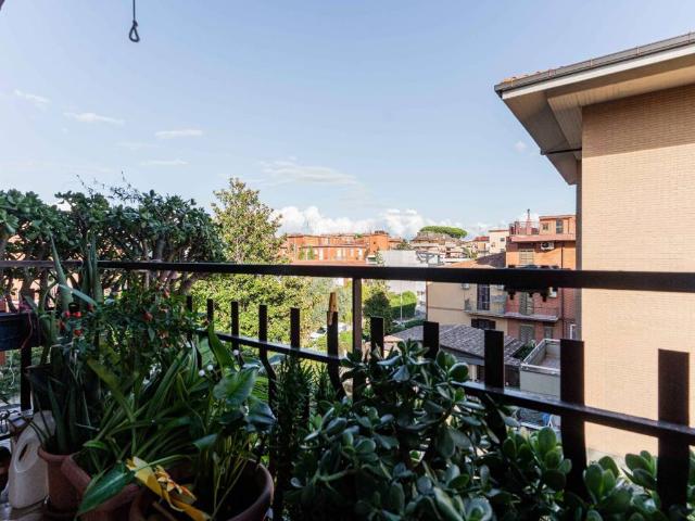 Appartamento in vendita a Roma RM