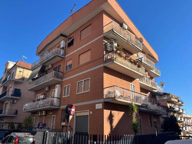 Appartamento in vendita a Roma RM