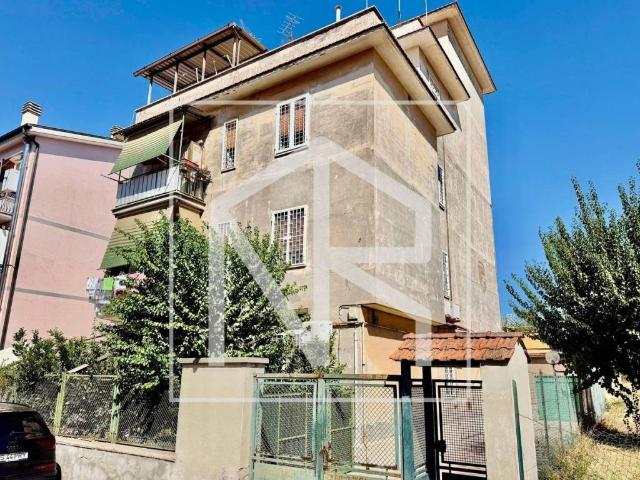 Appartamento in vendita a Roma RM