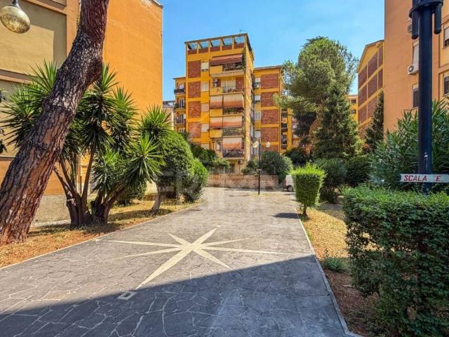 Appartamento in vendita a Roma RM