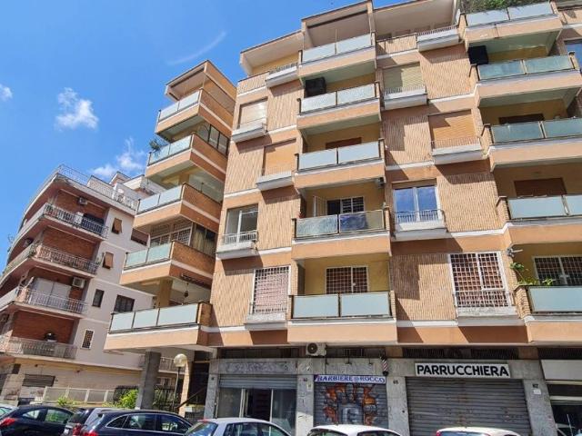 Appartamento in vendita a Roma RM