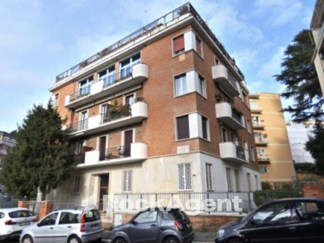 Appartamento in vendita a Roma RM