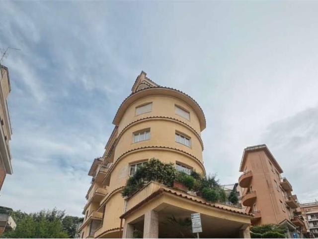 Appartamento in vendita a Roma RM