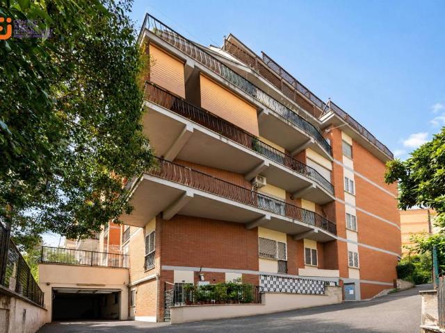 Appartamento in vendita a Roma RM
