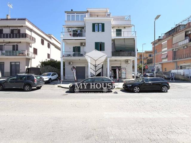 Appartamento in vendita a Roma RM