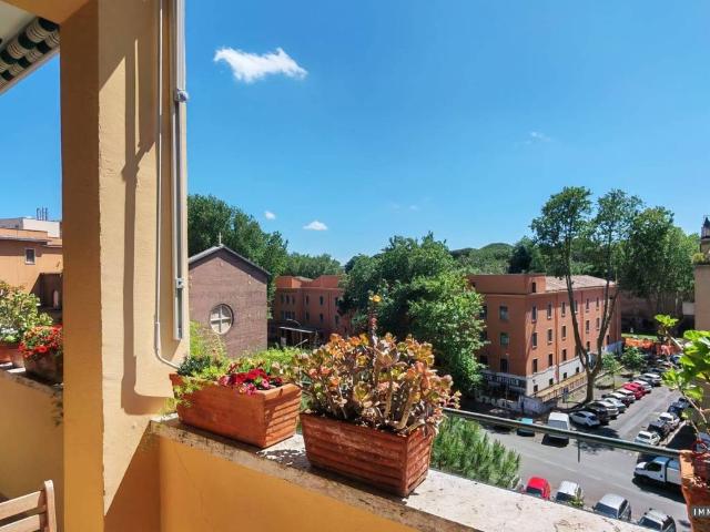 Appartamento in vendita a Roma RM