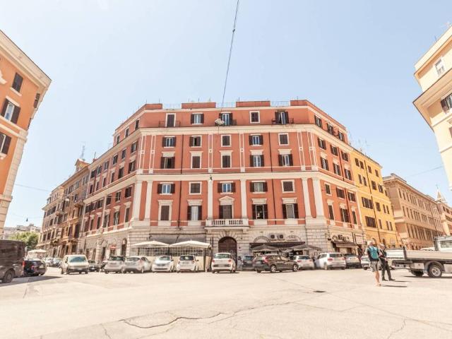 Appartamento in vendita a Roma RM
