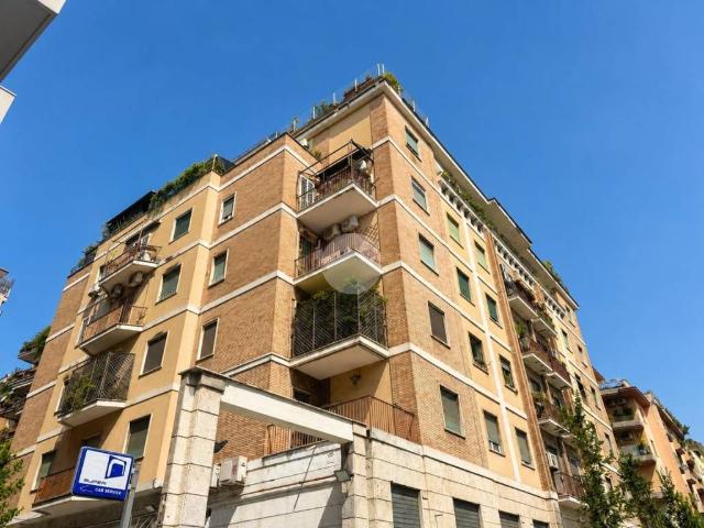 Appartamento in vendita a Roma RM