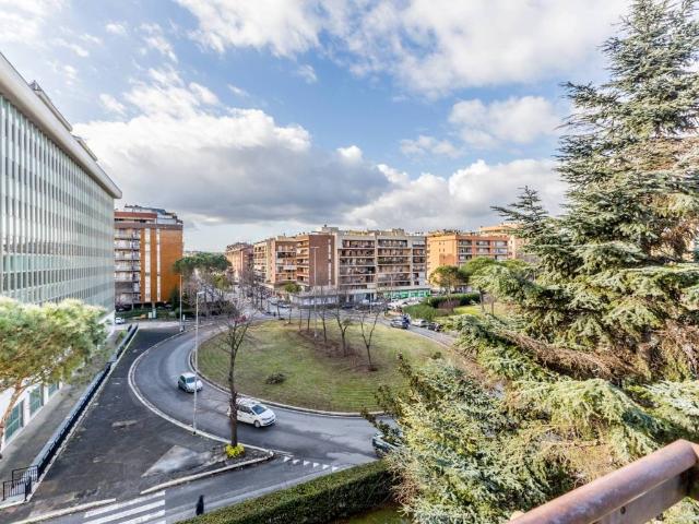 Appartamento in vendita a Roma RM