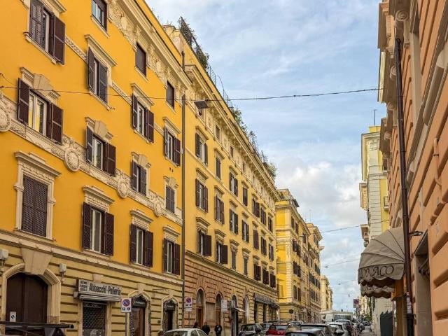 Appartamento in vendita a Roma RM