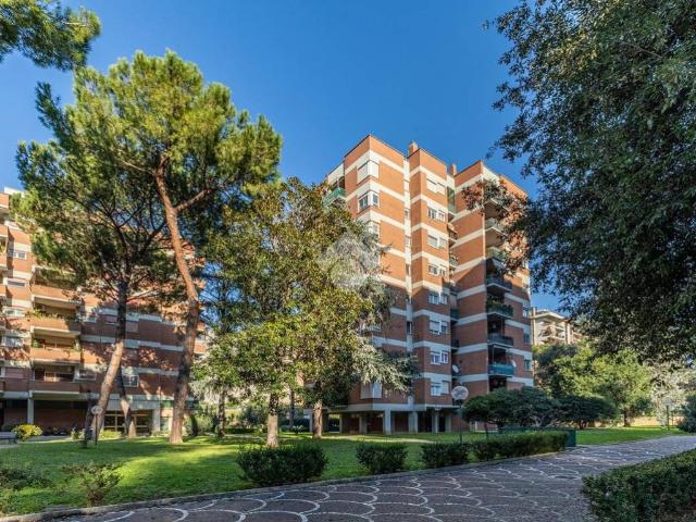 Appartamento in vendita a Roma RM