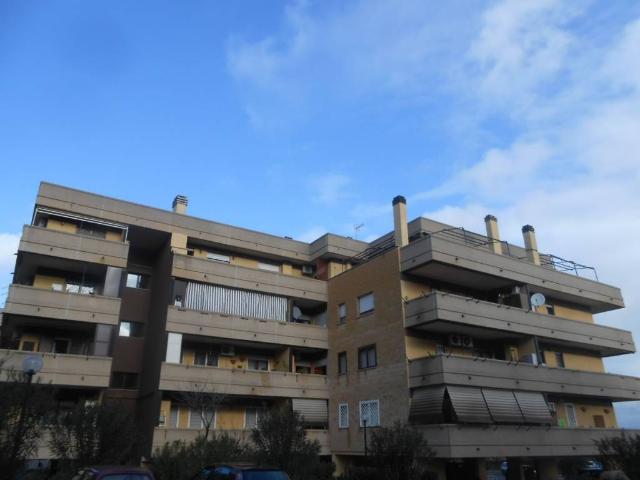 Appartamento in vendita a Roma RM