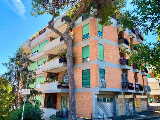 Appartamento in vendita a Roma RM