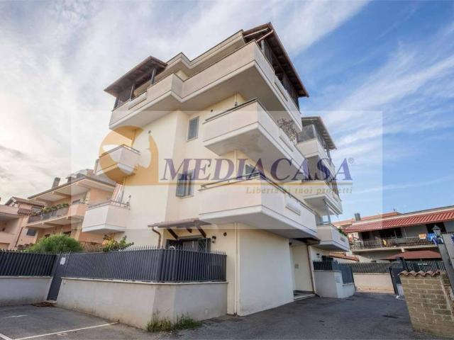 Appartamento in vendita a Roma RM