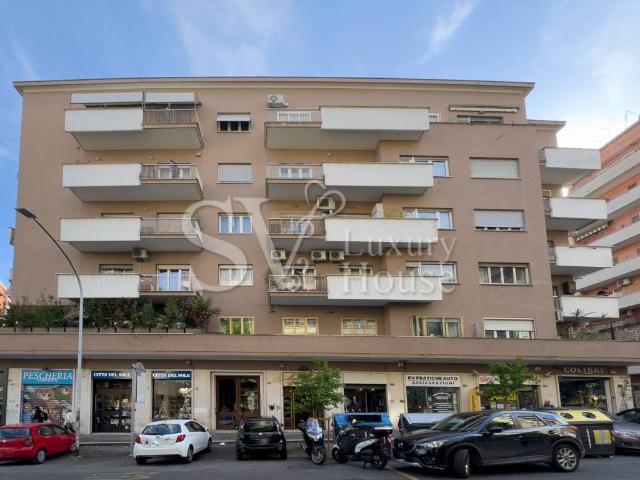 Appartamento in vendita a Roma RM