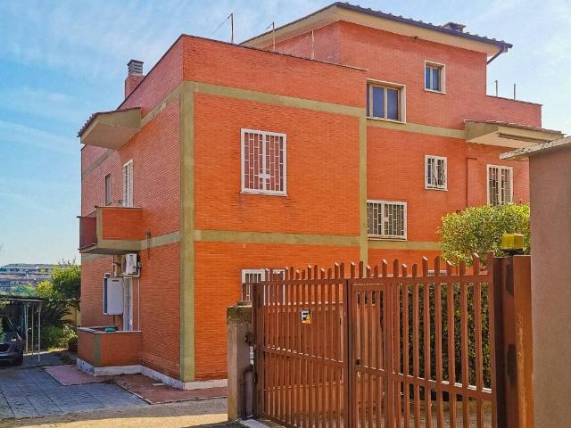 Appartamento in vendita a Roma RM