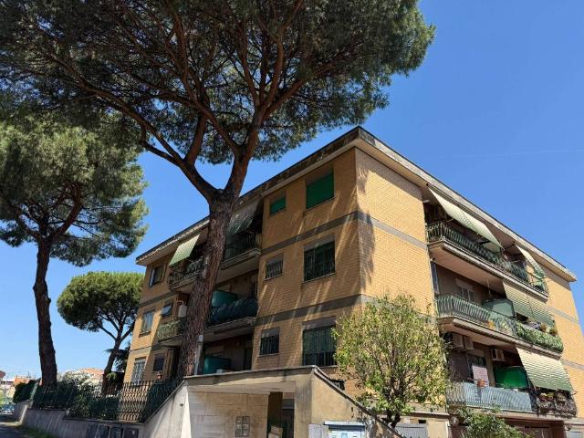 Appartamento in vendita a Roma RM