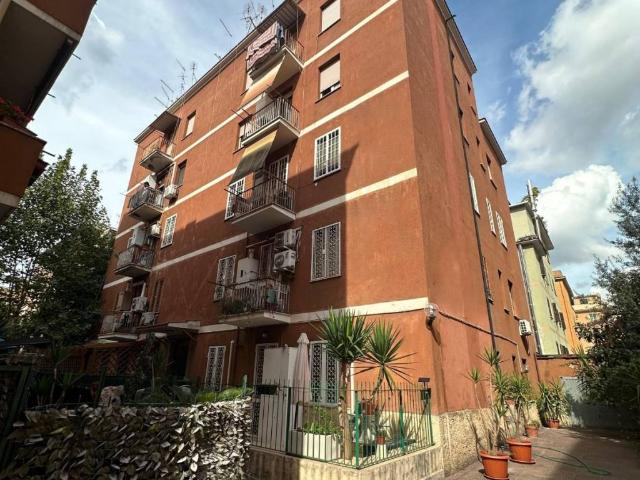 Appartamento in vendita a Roma RM