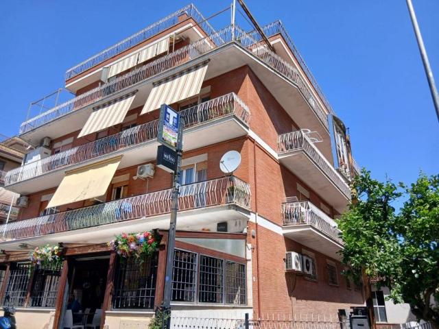Appartamento in vendita a Roma RM