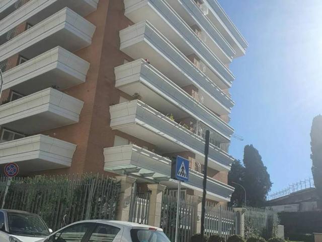 Appartamento in vendita a Roma RM