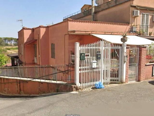 Appartamento in vendita a Roma RM