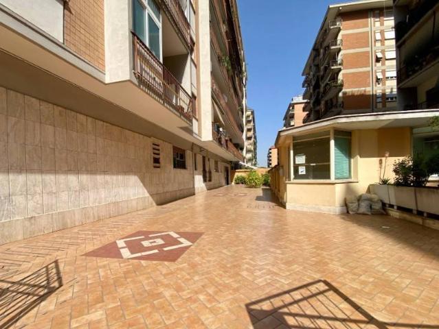 Appartamento in vendita a Roma RM