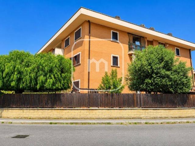 Appartamento in vendita a Roma RM