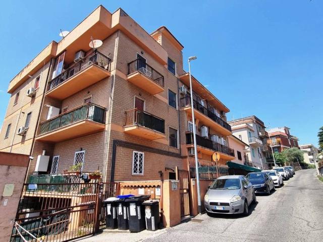 Appartamento in vendita a Roma RM