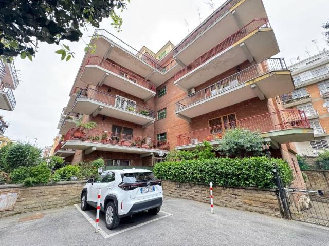 Appartamento in vendita a Roma RM