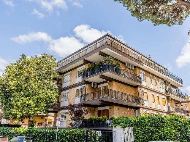 Appartamento in vendita a Roma RM