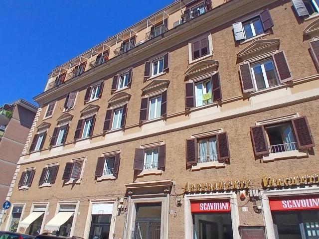 Appartamento in vendita a Roma RM