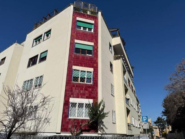 Appartamento in vendita a Roma RM