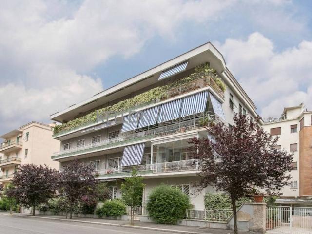 Appartamento in vendita a Roma RM
