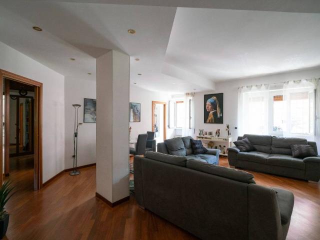 Appartamento in vendita a Roma RM