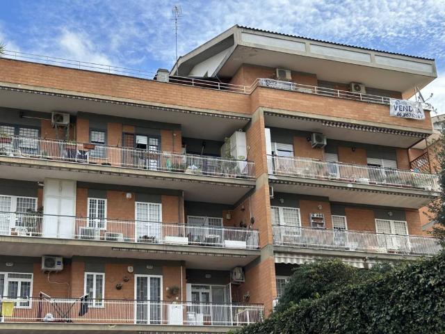 Appartamento in vendita a Roma RM
