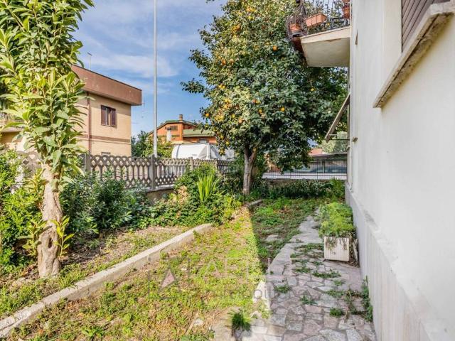 Appartamento in vendita a Roma RM