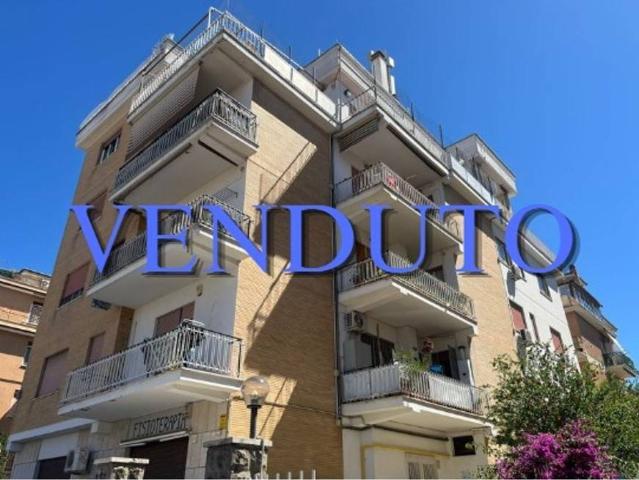 Appartamento in vendita a Roma RM