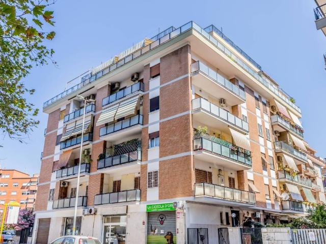 Appartamento in vendita a Roma RM