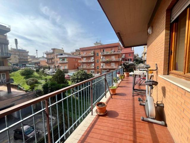Appartamento in vendita a Roma RM