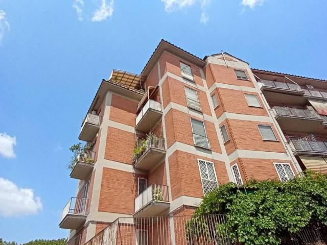 Appartamento in vendita a Roma RM