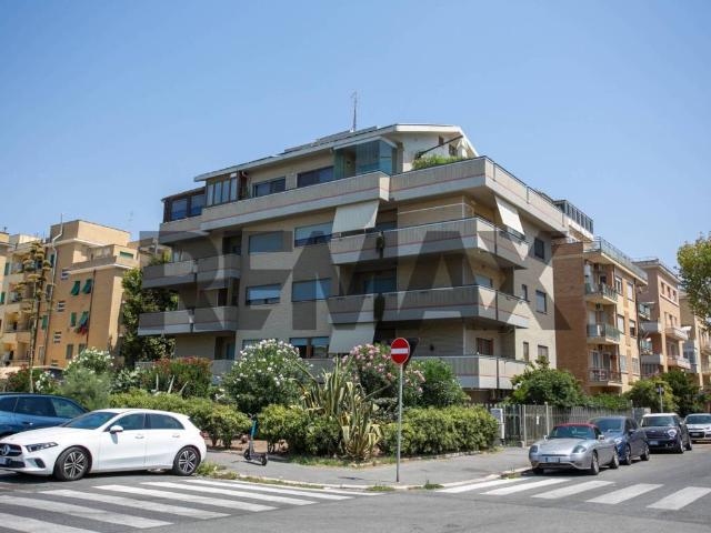 Appartamento in vendita a Roma RM