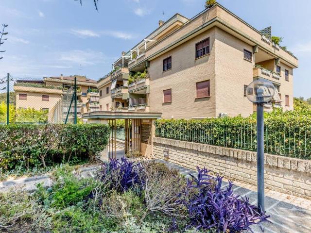 Appartamento in vendita a Roma RM