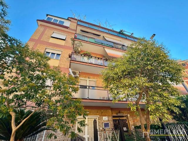 Appartamento in vendita a Roma RM