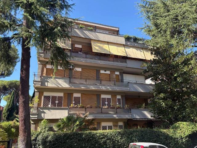 Appartamento in vendita a Roma RM