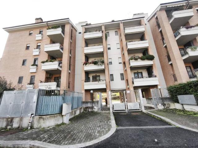 Appartamento in vendita a Roma RM