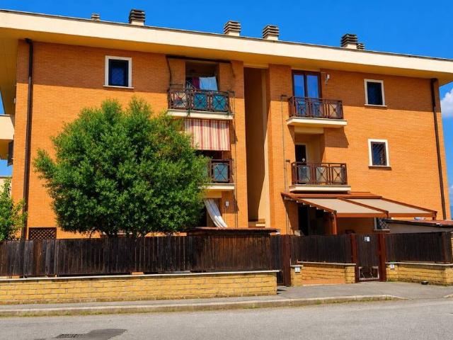 Appartamento in vendita a Roma RM