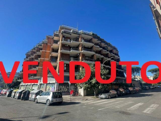 Appartamento in vendita a Roma RM