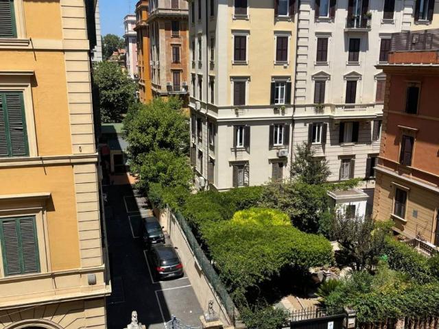 Appartamento in vendita a Roma RM